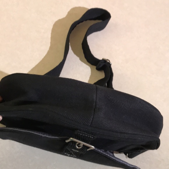 Thirty-One Free To Be Crossbody NWOT! - Picture 3 of 10